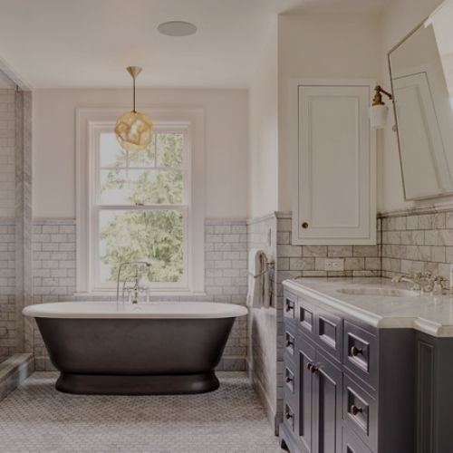 ¿Qué elementos usar para decorar un baño clásico?