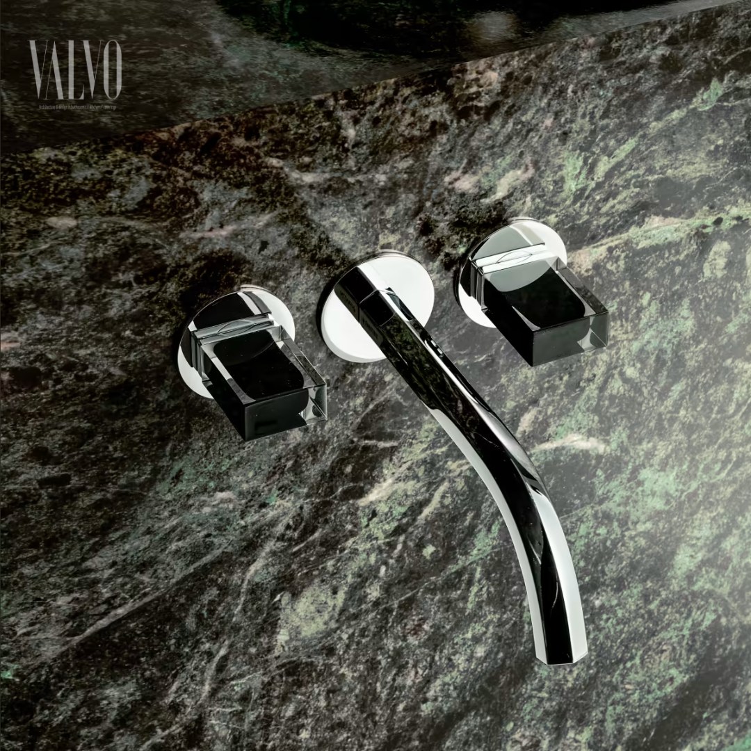 Diseños de baños con placas AXOR y acabados de lujo